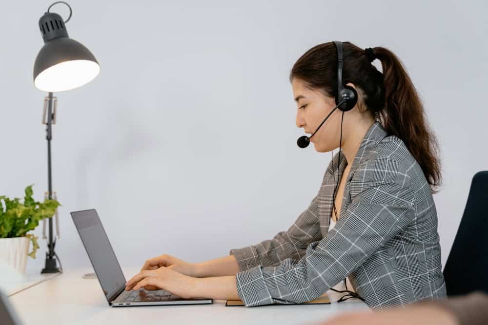 Is a Virtual Admin Assistant Worth the Investment
