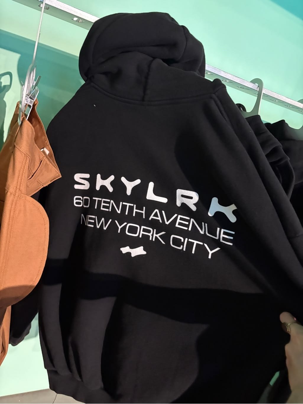 Skylrk Hoodie: The Everyday Essential of Contemporary Fashion